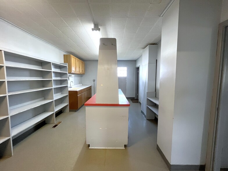 1011 Washington st, Chillicothe, MO for sale - Interior Photo - Image 3 of 8