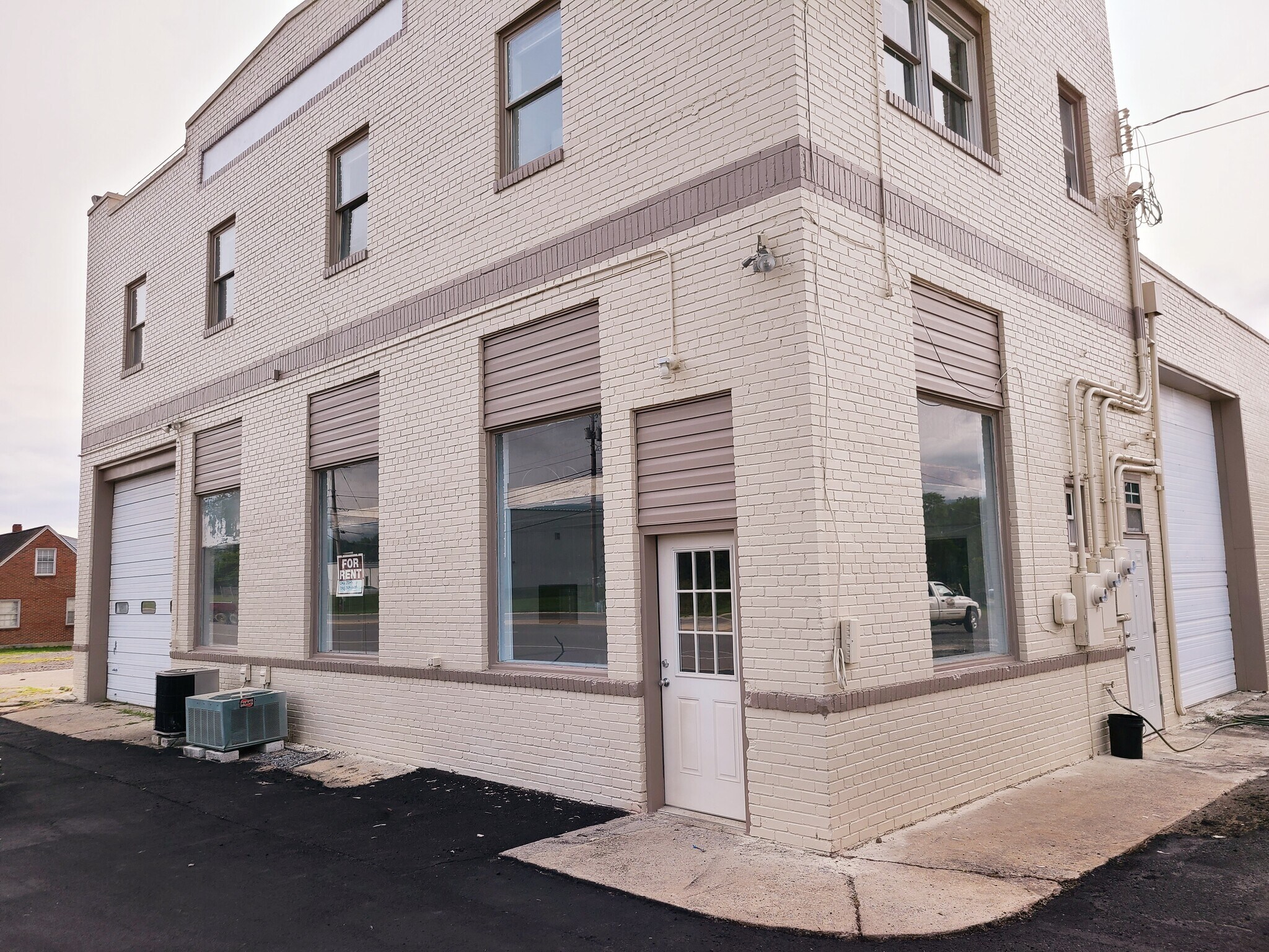 4004 W Main St, Salem, VA 24153