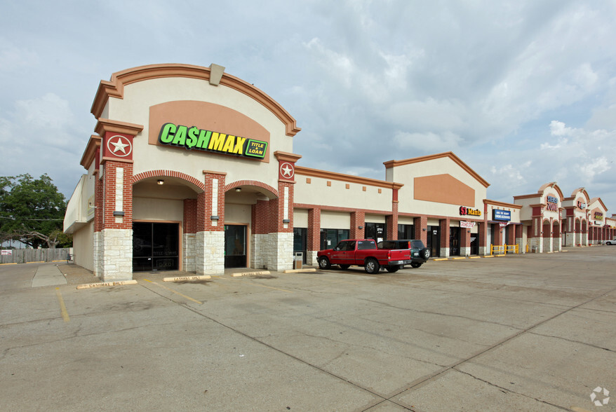 2707-2709 S Buckner Blvd, Dallas, TX for lease - Building Photo - Image 3 of 8