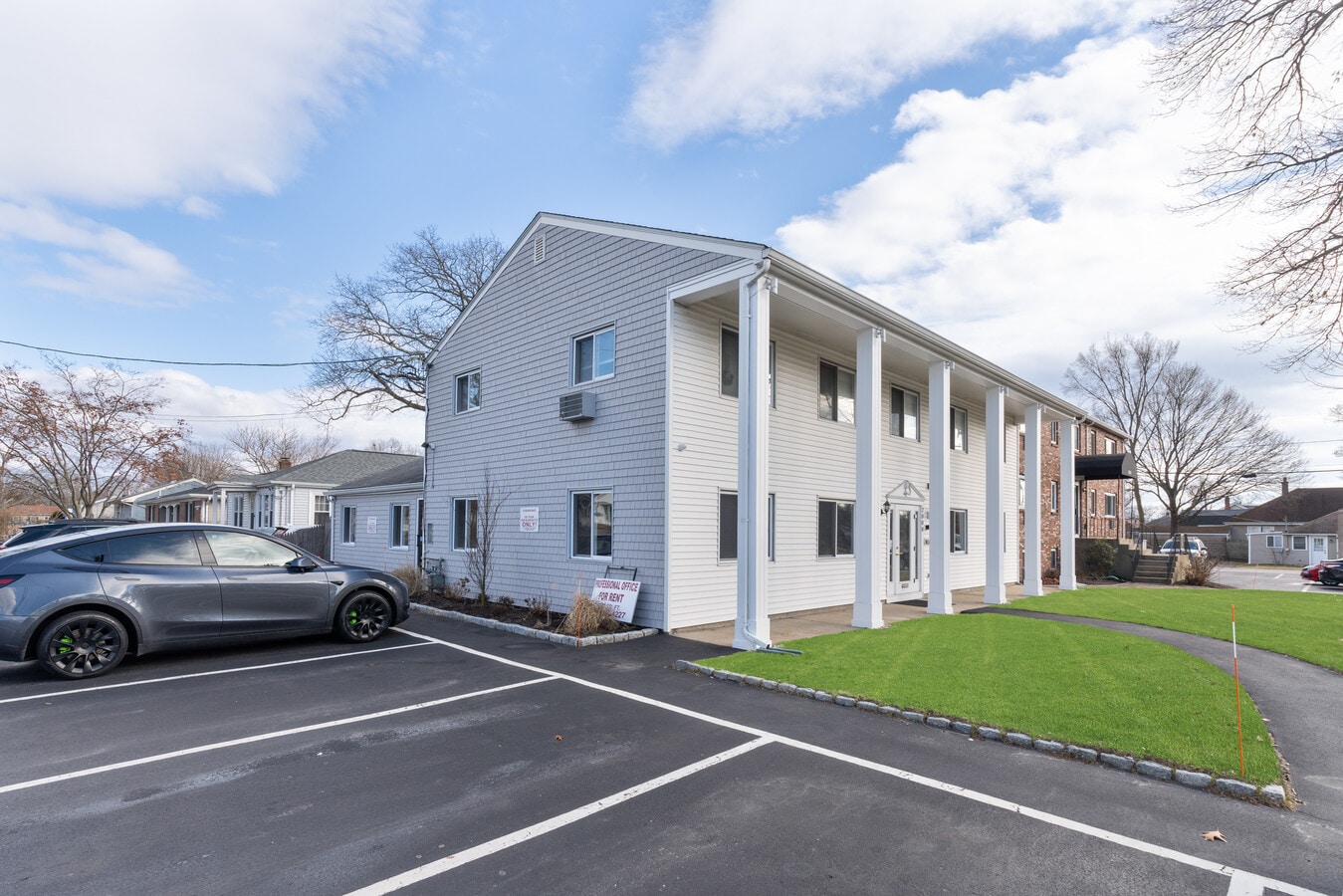 2000 Warwick Ave, Warwick, RI 02889