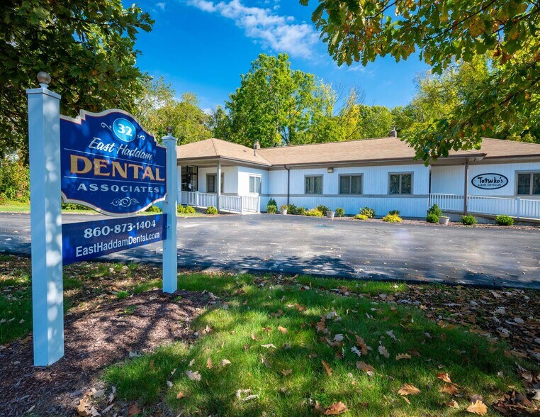 32 William F Palmer Rd, Moodus, CT for sale - Primary Photo - Image 1 of 1