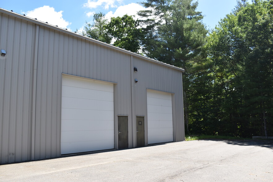 2 Puzzle Ln, Newton, NH for lease - Building Photo - Image 3 of 15