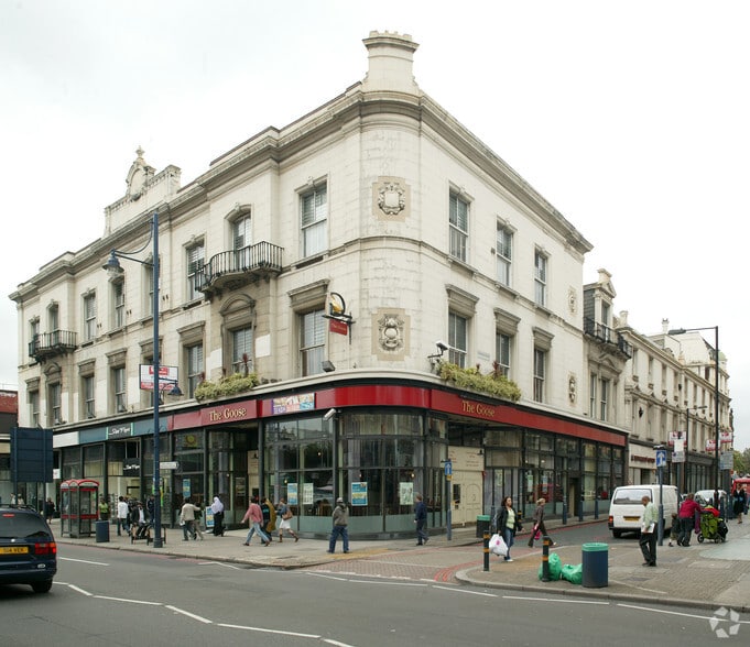 442-444 Brixton Rd, London for lease - Primary Photo - Image 1 of 10
