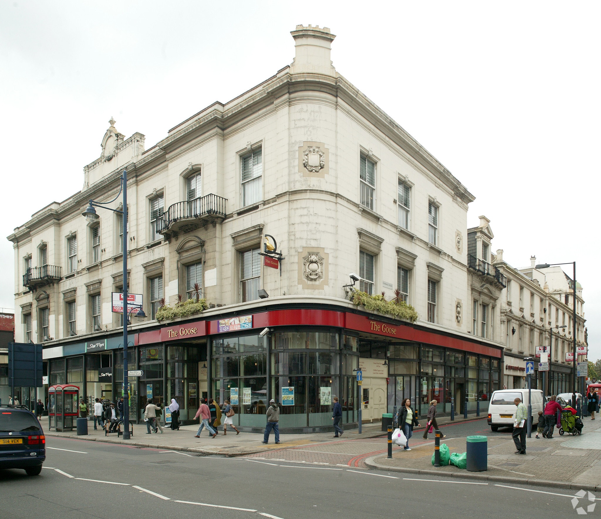 442-444 Brixton Rd, London for lease Primary Photo- Image 1 of 11