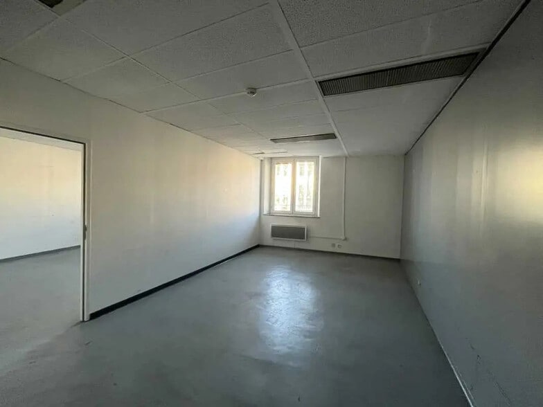 29 Boulevard Charles Nedelec, Marseille for lease - Interior Photo - Image 2 of 17