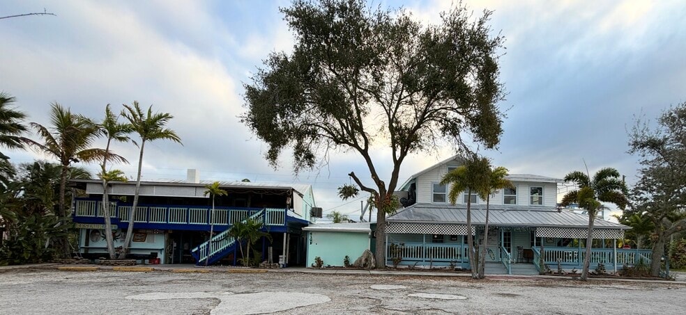 4391 Dixie Hwy NE, Palm Bay, FL for sale - Building Photo - Image 2 of 16