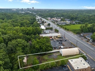 More details for 730 Wade Hampton Blvd, Greenville, SC - Retail for Sale