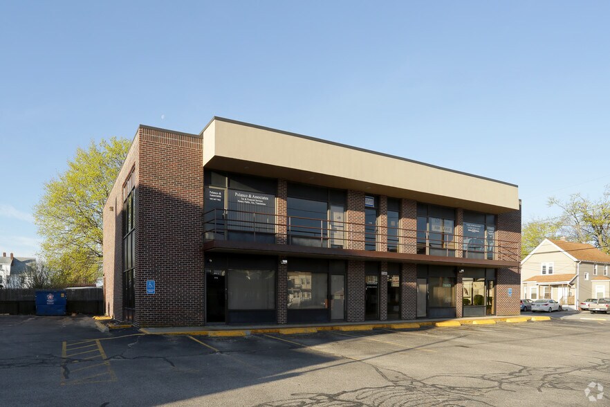 744 Park Ave, Cranston, RI 02910