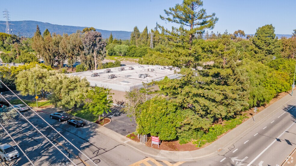 300 Pioneer Way, Mountain View, CA for sale - Building Photo - Image 3 of 6