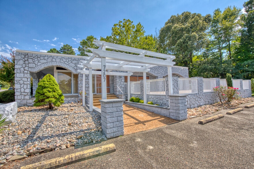 7207 Merrimac Trl, Williamsburg, VA for sale - Building Photo - Image 1 of 1