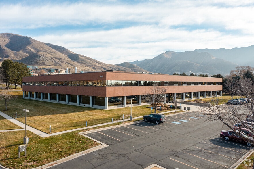 650 Komas Dr, Salt Lake City, UT for lease - Building Photo - Image 2 of 4