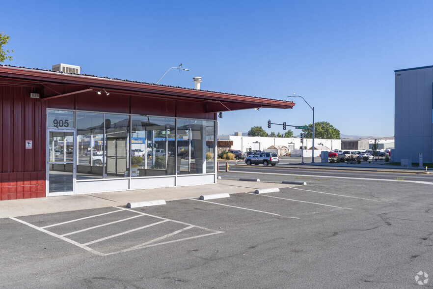 905 S Rock Blvd, Sparks, NV for lease - Building Photo - Image 2 of 20