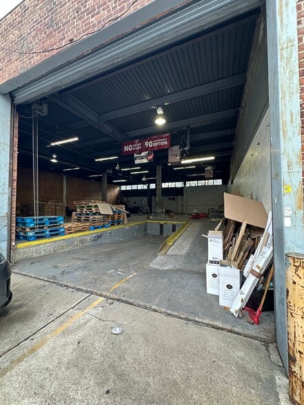 10407 180th St, Jamaica, NY for lease - Building Photo - Image 3 of 6