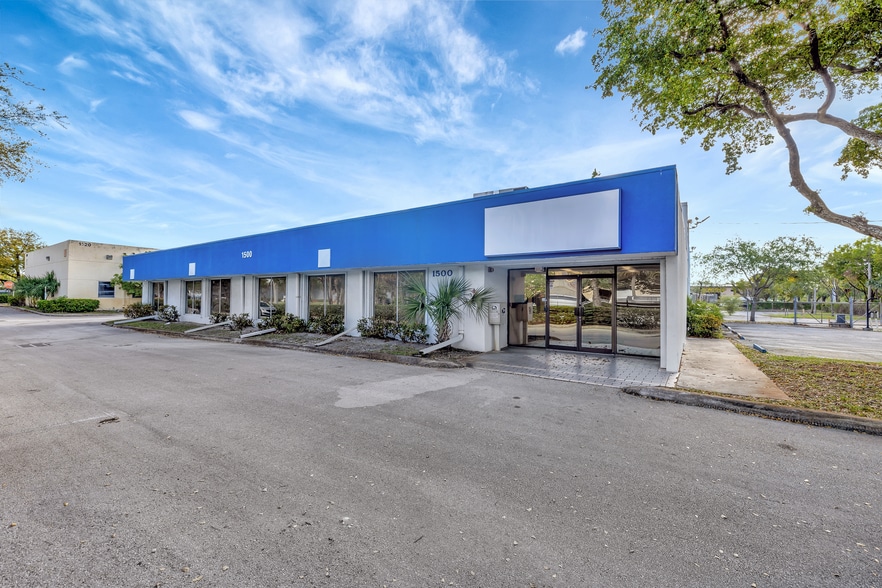 1500 N Powerline Rd, Pompano Beach, FL for sale - Building Photo - Image 2 of 11