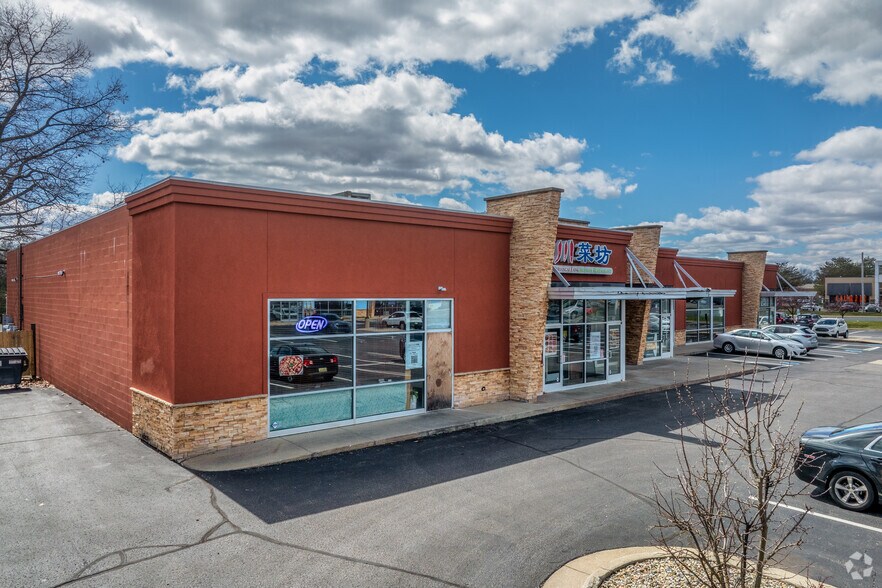 302-324 N Drake Rd, Kalamazoo, MI for lease - Building Photo - Image 2 of 6