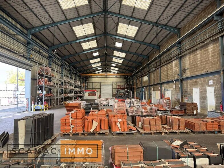 Industrial in Marolles-en-Hurepoix for lease - Building Photo - Image 2 of 12