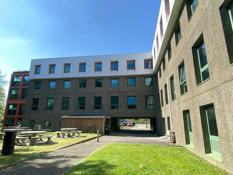 Office in Rennes for lease - Building Photo - Image 3 of 8