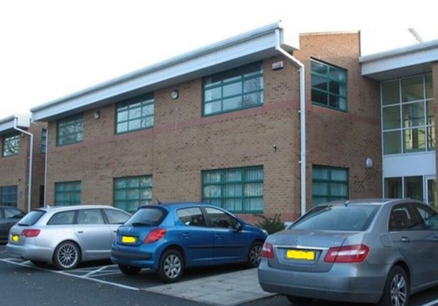 Euxton Ln, Euxton for lease Building Photo- Image 1 of 2