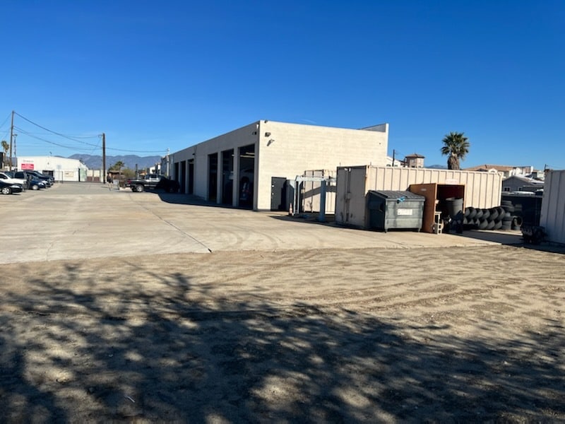 17903 Valley Blvd, Bloomington, CA for lease Primary Photo- Image 1 of 6