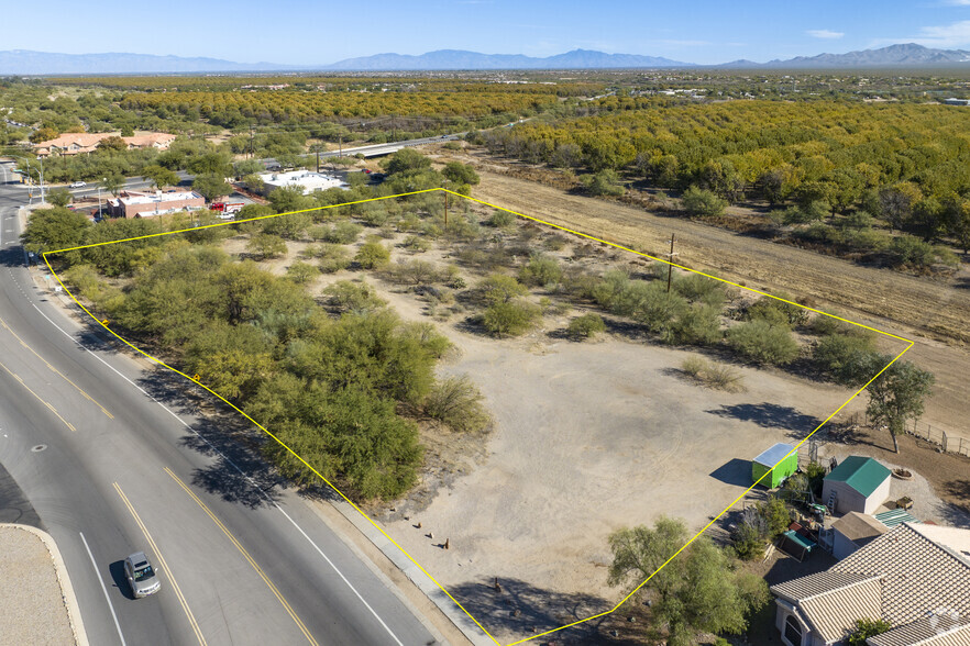 1333 S Abrego Dr, Green Valley, AZ for sale - Primary Photo - Image 1 of 18