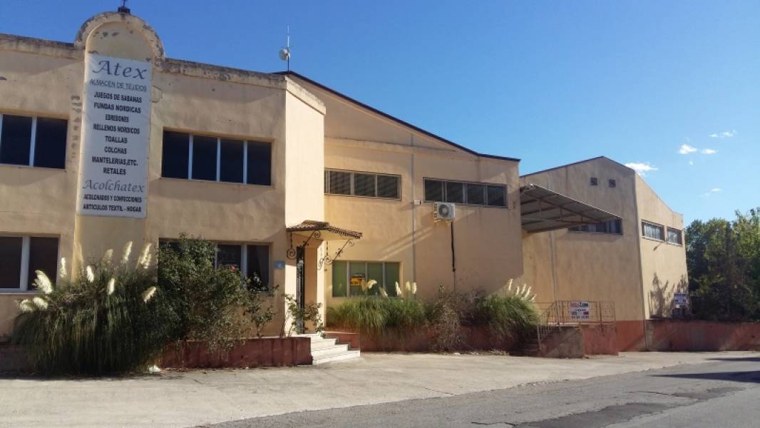 Industrial in València for sale Building Photo- Image 1 of 2