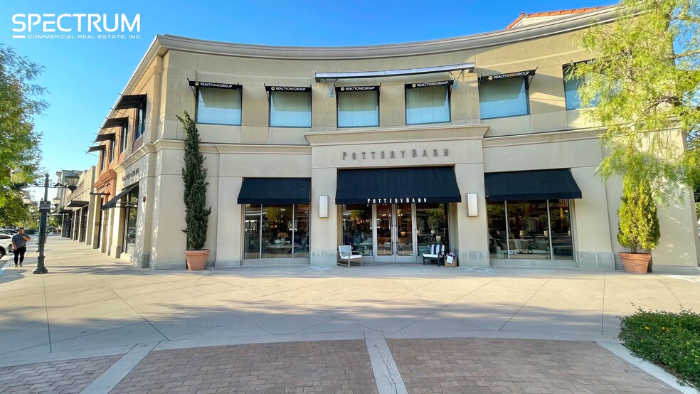 24251 Town Center Dr, Valencia, CA for lease - Building Photo - Image 3 of 20