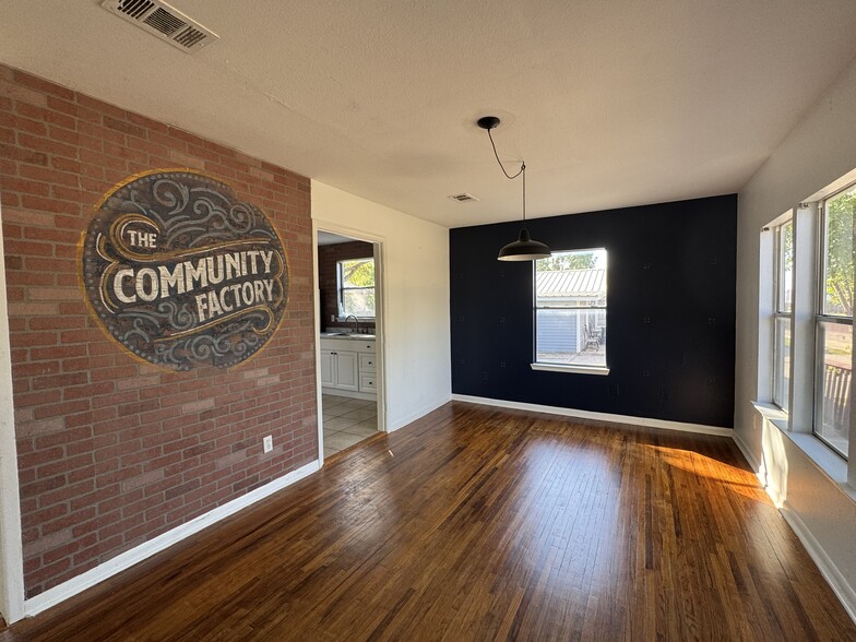 204 West Street, Hutto, TX for lease - Building Photo - Image 3 of 16