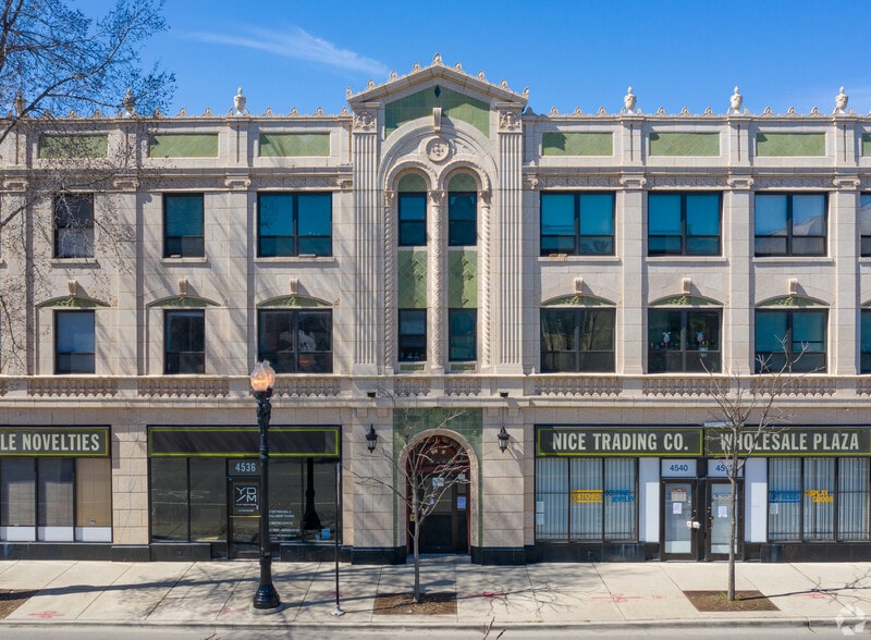 4538-4552 N Clark St, Chicago, IL for lease - Building Photo - Image 2 of 4