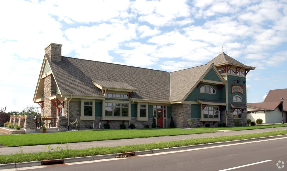 S67W14831 Janesville Rd, Muskego, WI for sale - Primary Photo - Image 1 of 7