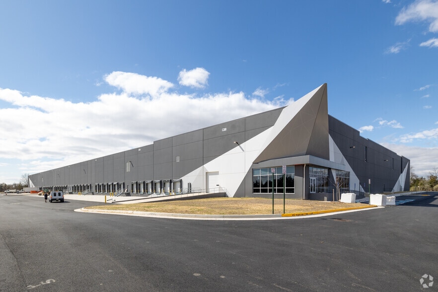 43035 John Mosby Hwy, Chantilly, VA for sale - Primary Photo - Image 1 of 1