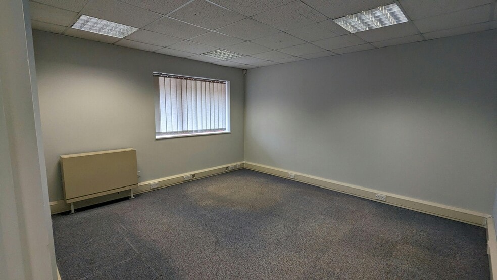 Torwood Clos, Coventry for lease - Building Photo - Image 3 of 18