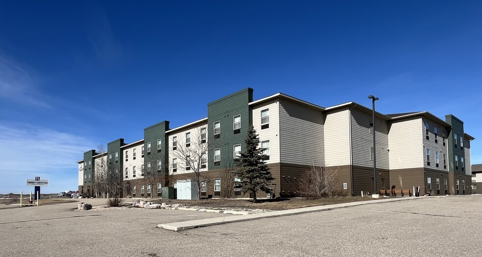 913 4th St SW, Stanley, ND for sale - Primary Photo - Image 1 of 23