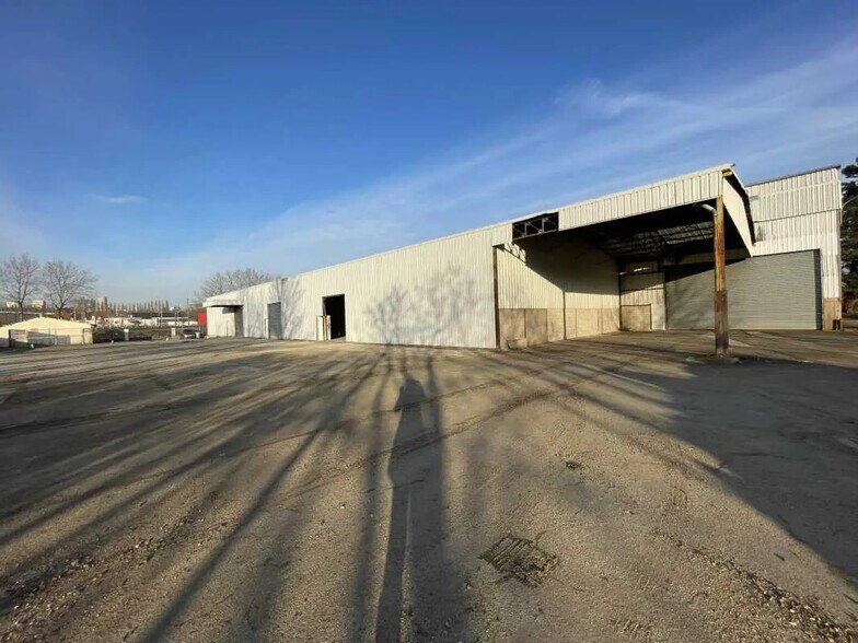 Flex in Beauvais for sale - Building Photo - Image 3 of 9