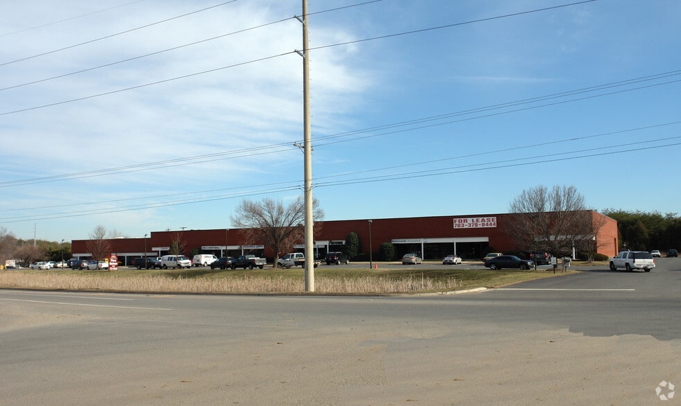 12185-12209 Brady Ln, Manassas, VA for lease - Primary Photo - Image 1 of 4