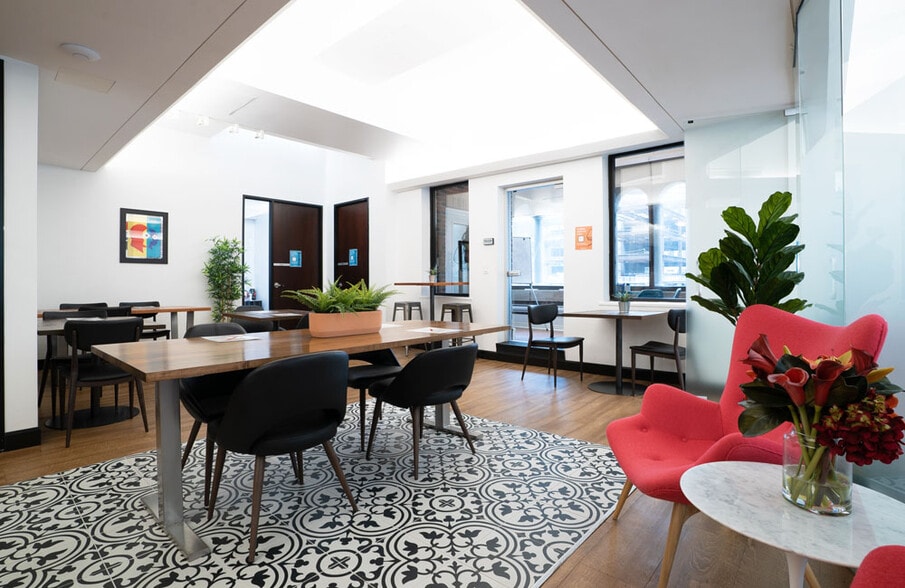 350 Bay St, Toronto, ON for lease - Interior Photo - Image 3 of 13