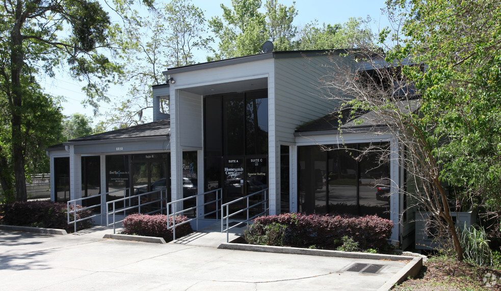 8850 Goodbys Executive Dr, Jacksonville, FL for sale - Building Photo - Image 2 of 7