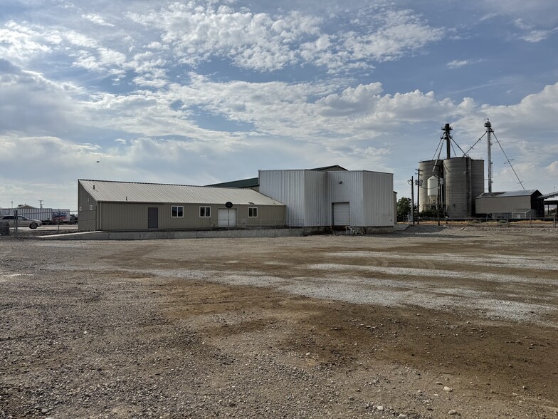 396 Grain Terminal Rd, Burbank, WA for sale - Building Photo - Image 1 of 9