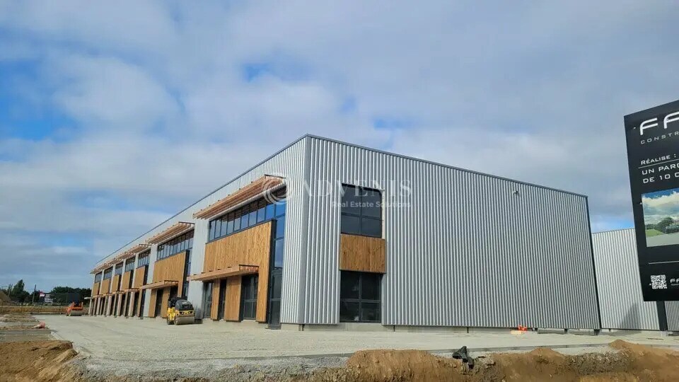 Flex in GRANDCHAMP-DES-FONTAINES for sale - Building Photo - Image 2 of 5