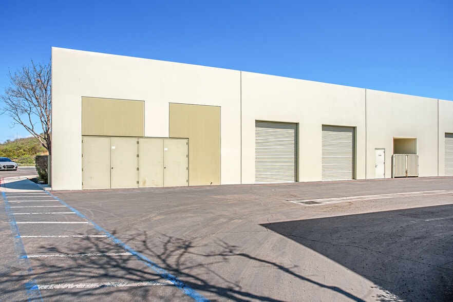 2355 La Mirada Dr, Vista, CA for sale - Building Photo - Image 2 of 6