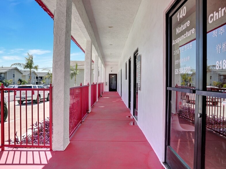 860 E La Habra Blvd, La Habra, CA for lease - Building Photo - Image 3 of 12