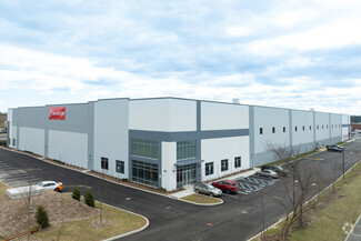 More details for 49 Wireless Blvd, Hauppauge, NY - Industrial for Lease