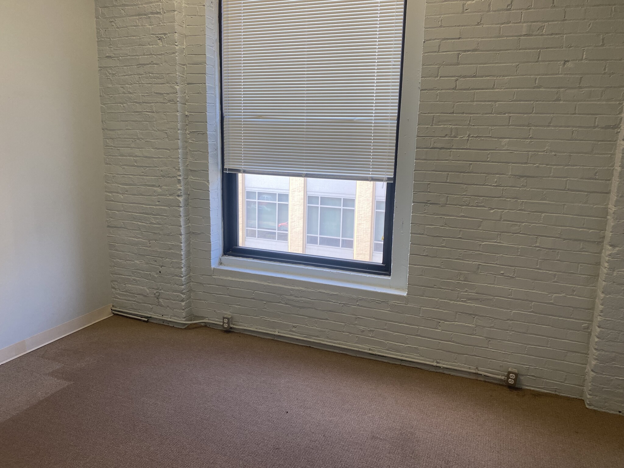 100 Ross St, Pittsburgh, PA for lease Interior Photo- Image 1 of 5