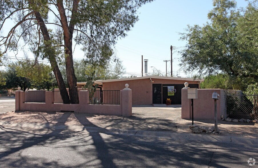 1701 N Ridgeway Rd, Tucson, AZ for sale - Primary Photo - Image 1 of 1