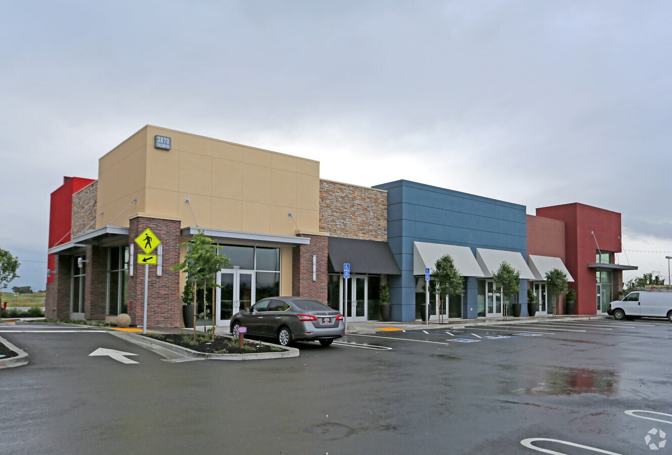 3870 Fallon Rd, Dublin, CA 94568