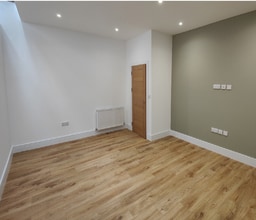 3 Paxton Pl, London for lease Interior Photo- Image 2 of 4