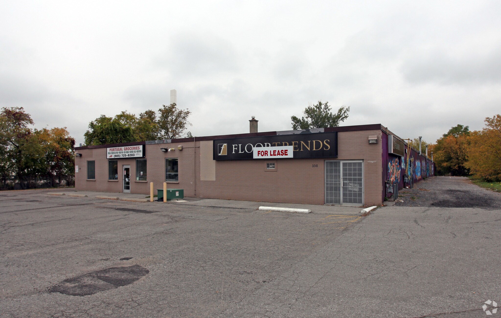 356 Dean Ave, Oshawa, ON for sale Primary Photo- Image 1 of 1