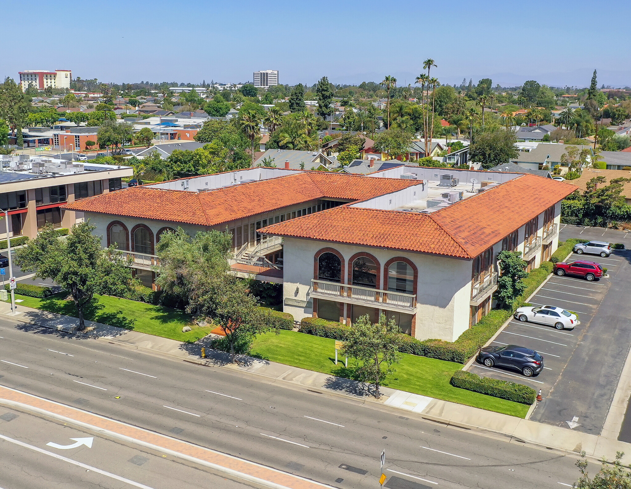 17621 Irvine Blvd, Tustin, CA for lease Building Photo- Image 1 of 15