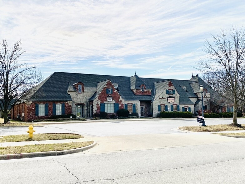 1426 Bradford Pky, Springfield, MO for lease - Building Photo - Image 3 of 22