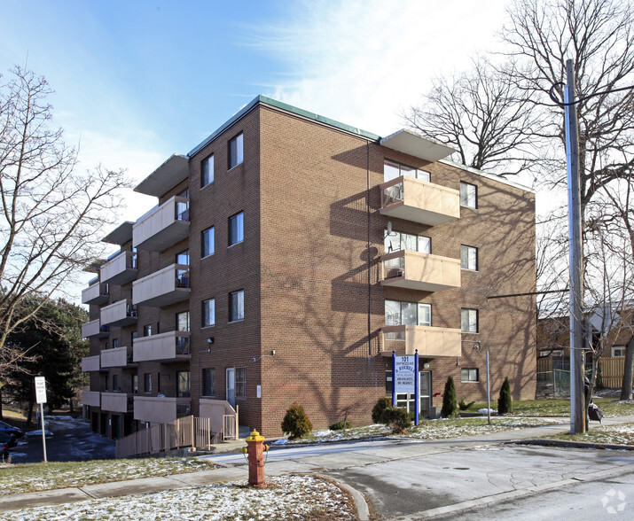 101 Driftwood Ave, Toronto, ON M3N 2M3 | LoopNet