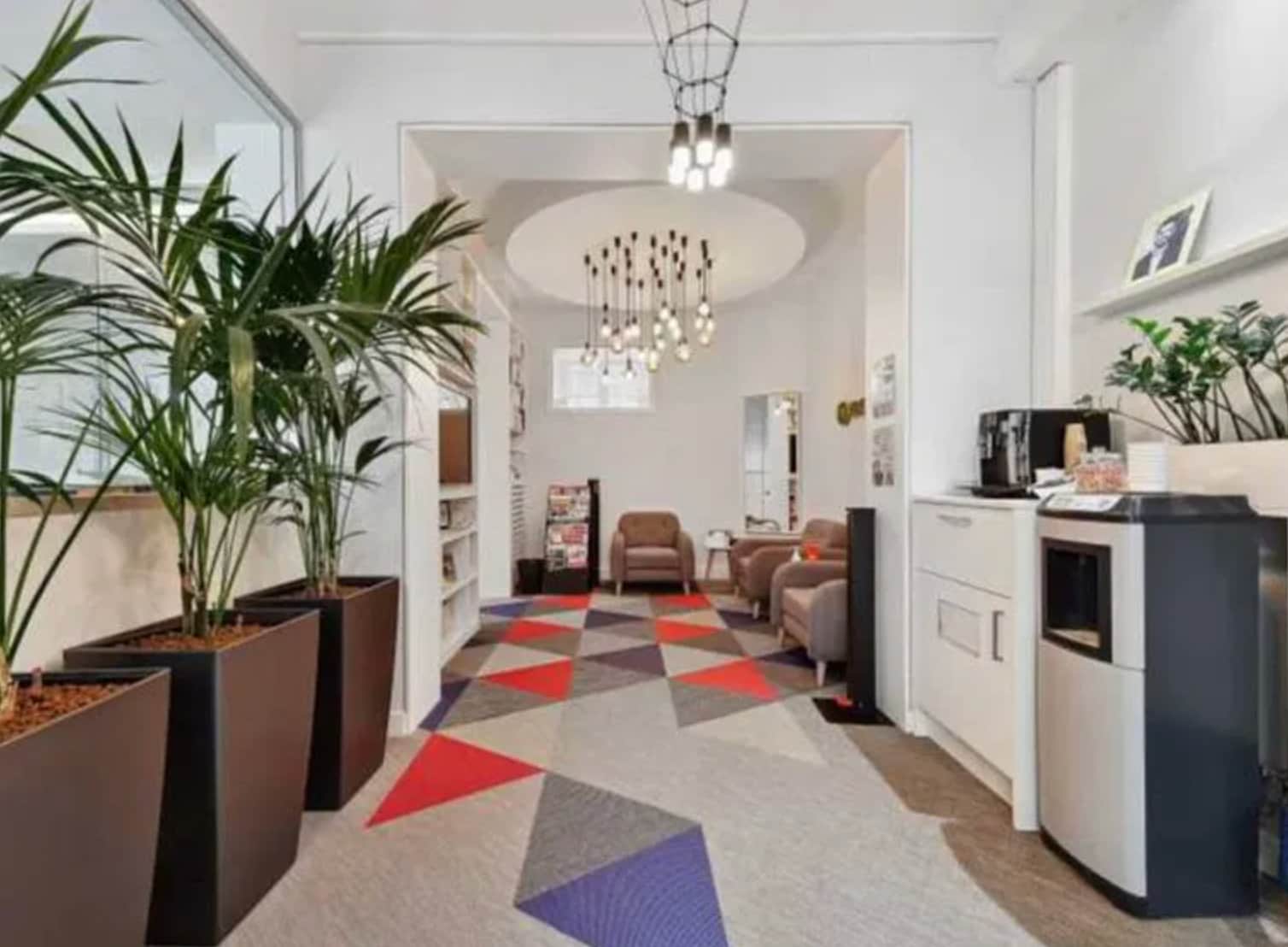 19 Rue Du Rocher, Paris for lease Interior Photo- Image 1 of 1